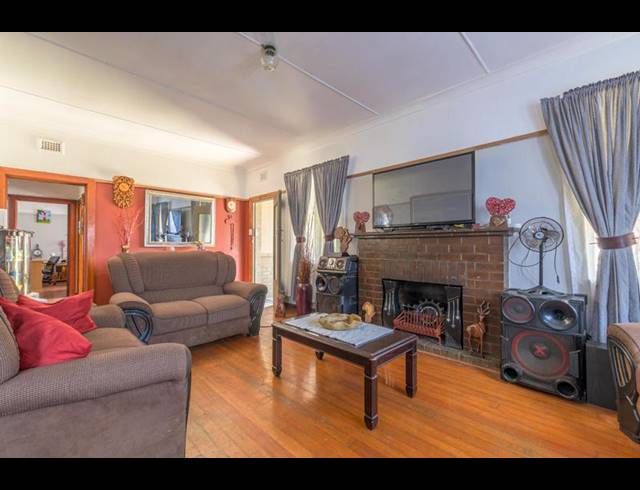 4 BEDROOM HOUSE FOR SALE IN LESTER PARK